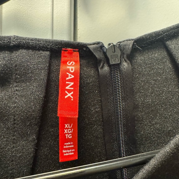 Spanx Perfect Funnel Top - Picture 5 of 7